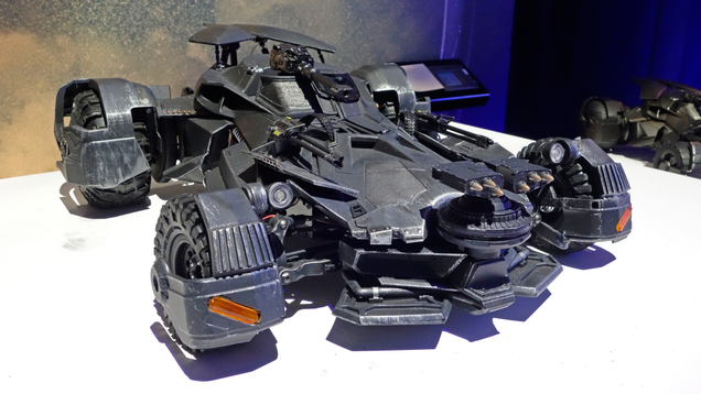 Illustration for article titled This RC Batmobile Has a Real Working Exhaust That Blows Smoke and Our Minds